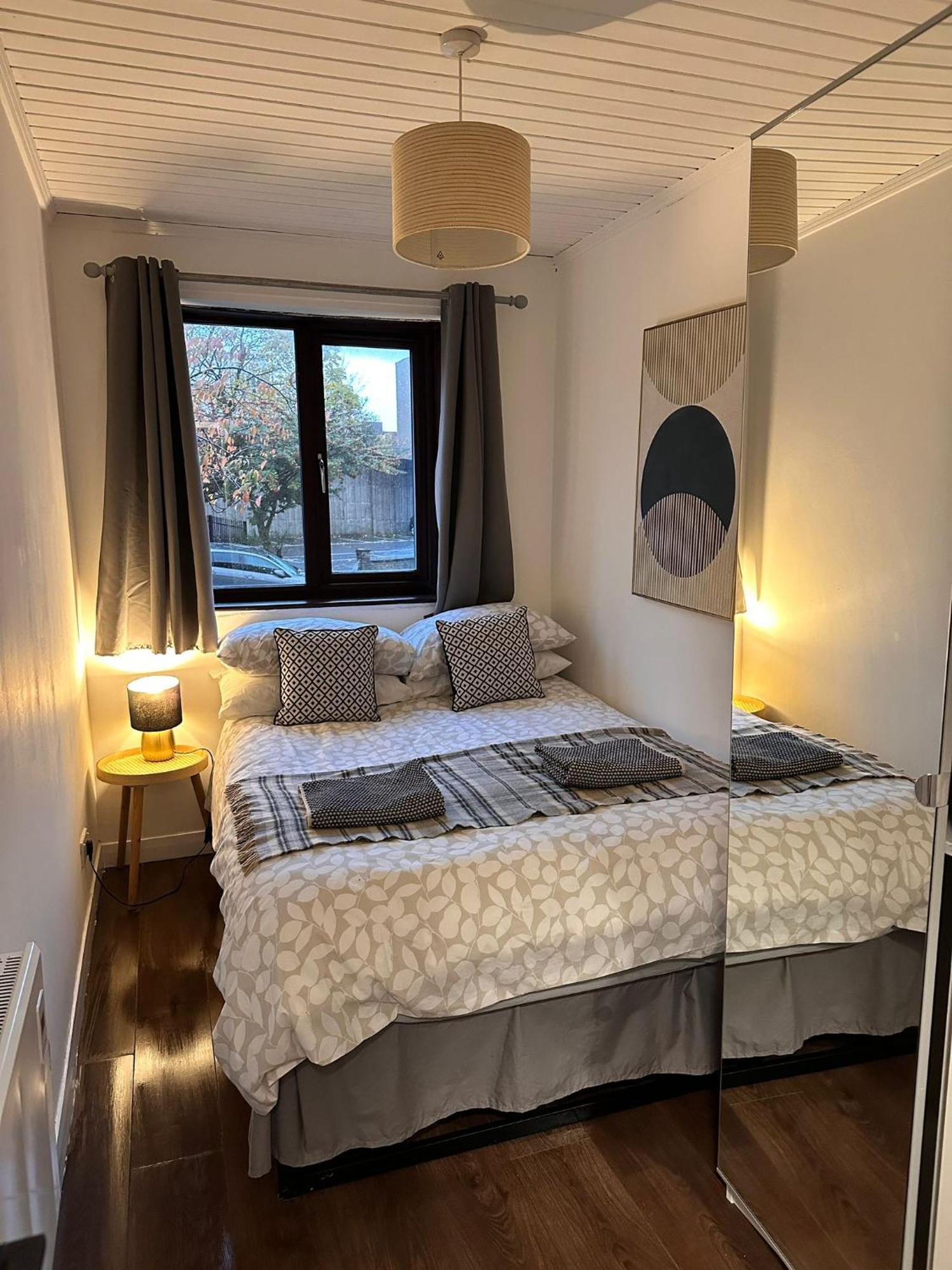 Brightcentral Apartment With Parking Glasgow Bagian luar foto